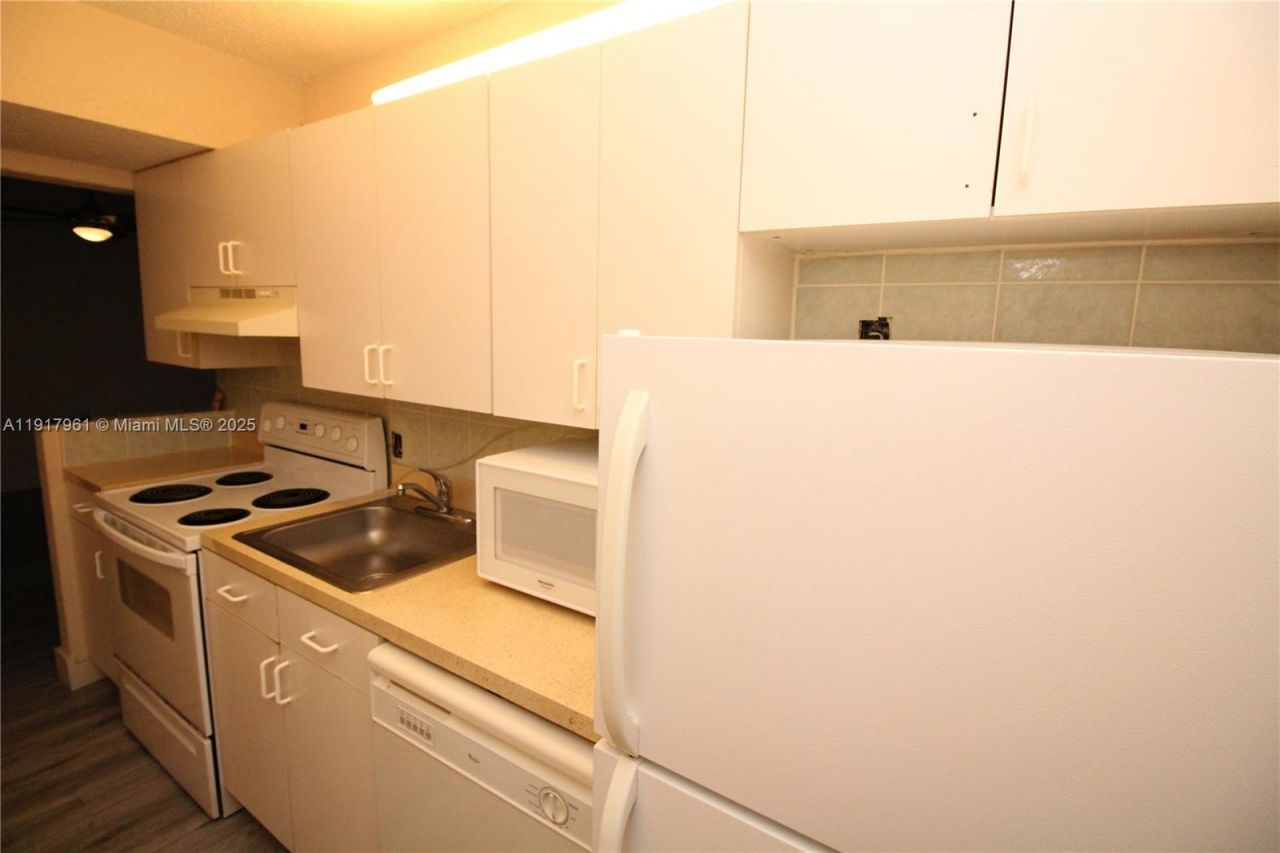 1251 NE 108th St, Unit 312, North Miami, FL 33161 Photo