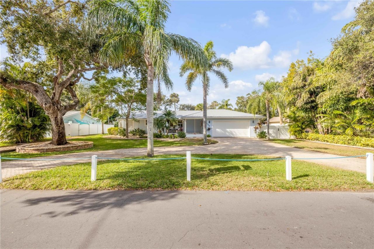 506 Yupon Avenue, New Smyrna Beach, FL 32169 Photo