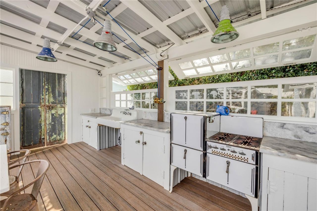 506 Yupon Avenue, New Smyrna Beach, FL 32169 Photo