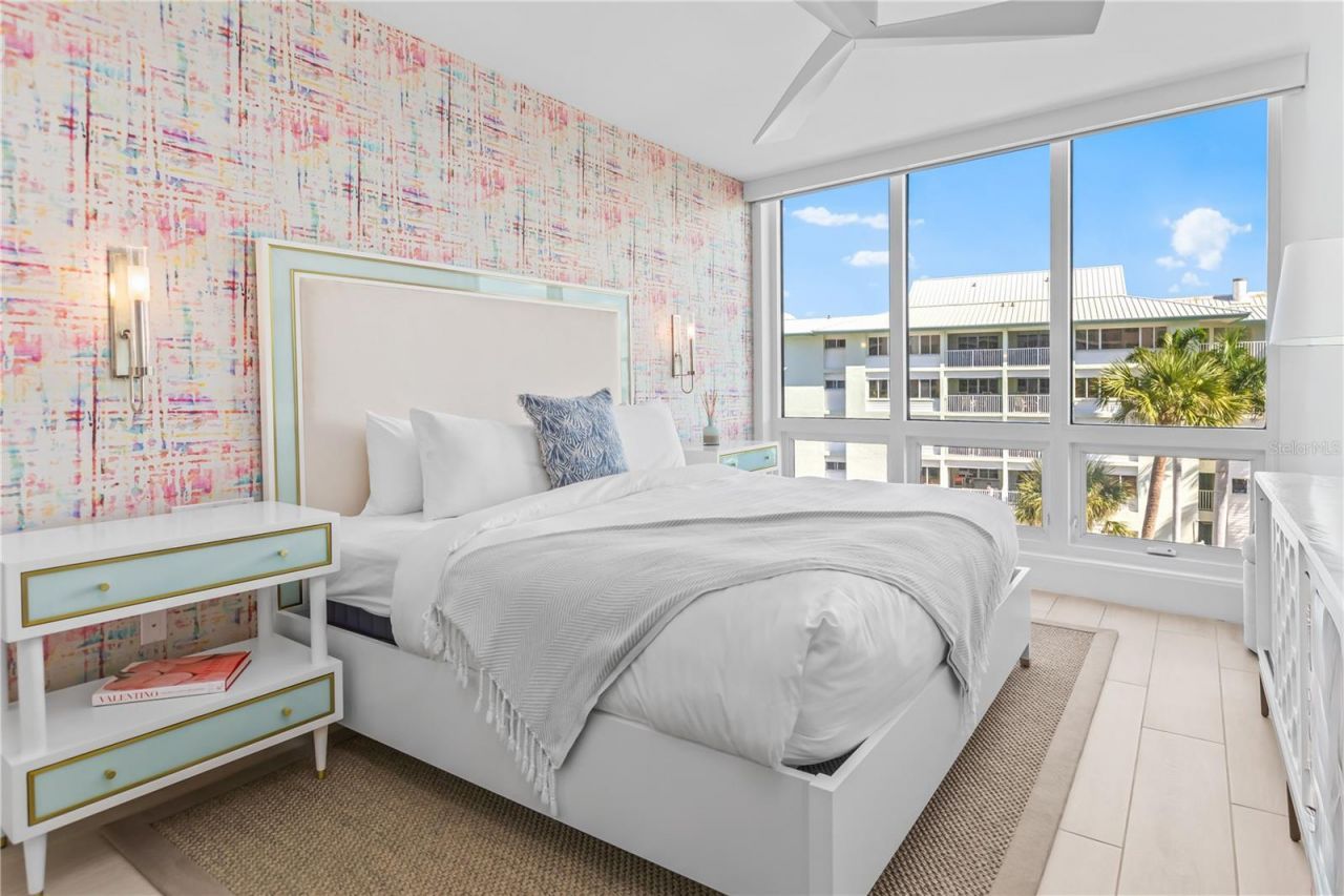 1035 Seaside Drive, Unit 404, Sarasota, FL 34242 Photo