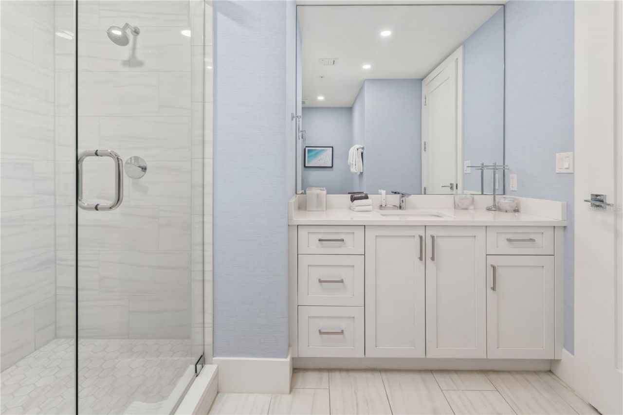 1035 Seaside Drive, Unit 404, Sarasota, FL 34242 Photo