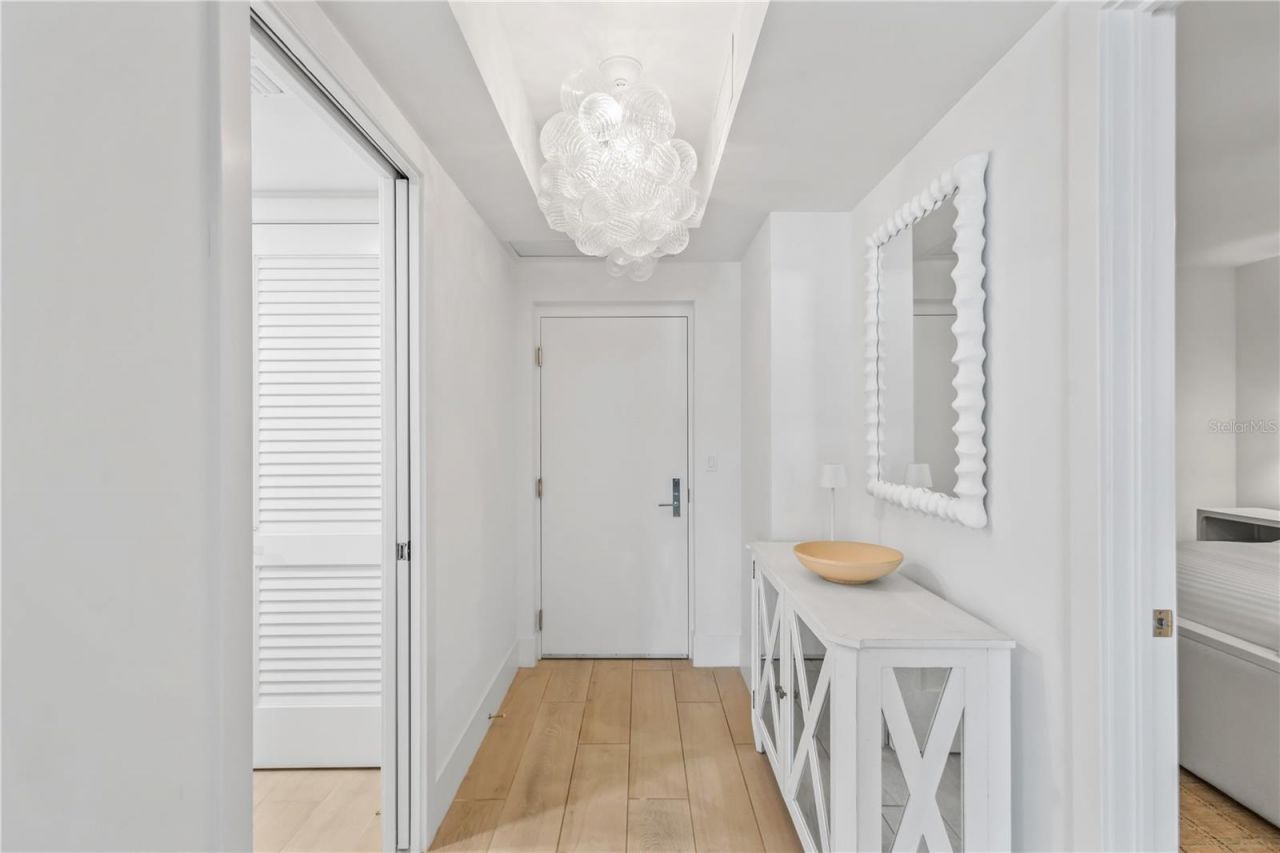 1035 Seaside Drive, Unit 404, Sarasota, FL 34242 Photo