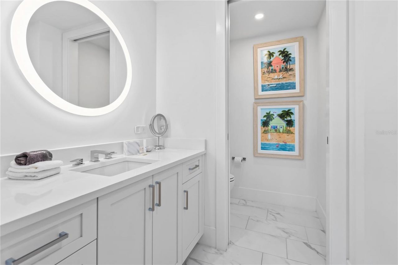 1035 Seaside Drive, Unit 404, Sarasota, FL 34242 Photo