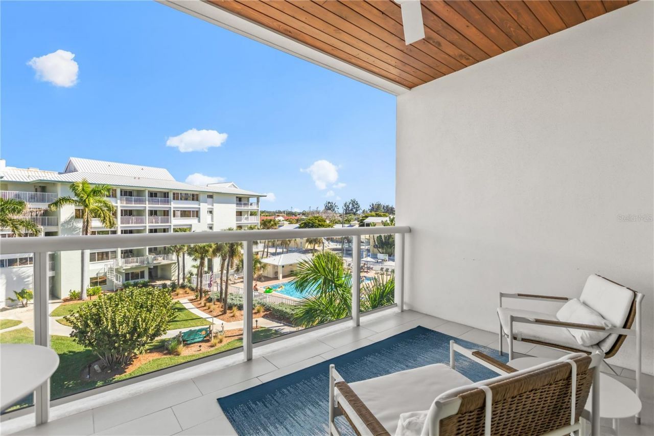 1035 Seaside Drive, Unit 404, Sarasota, FL 34242 Photo