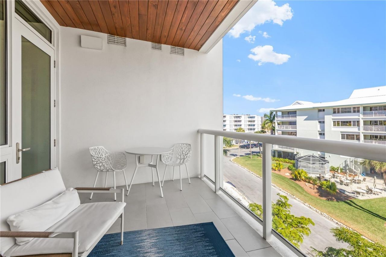 1035 Seaside Drive, Unit 404, Sarasota, FL 34242 Photo