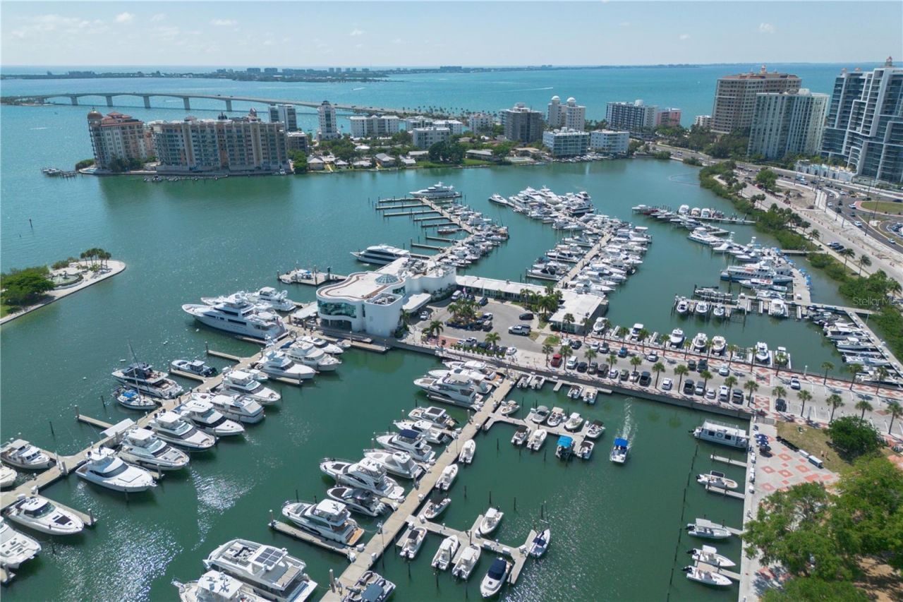 1035 Seaside Drive, Unit 404, Sarasota, FL 34242 Photo