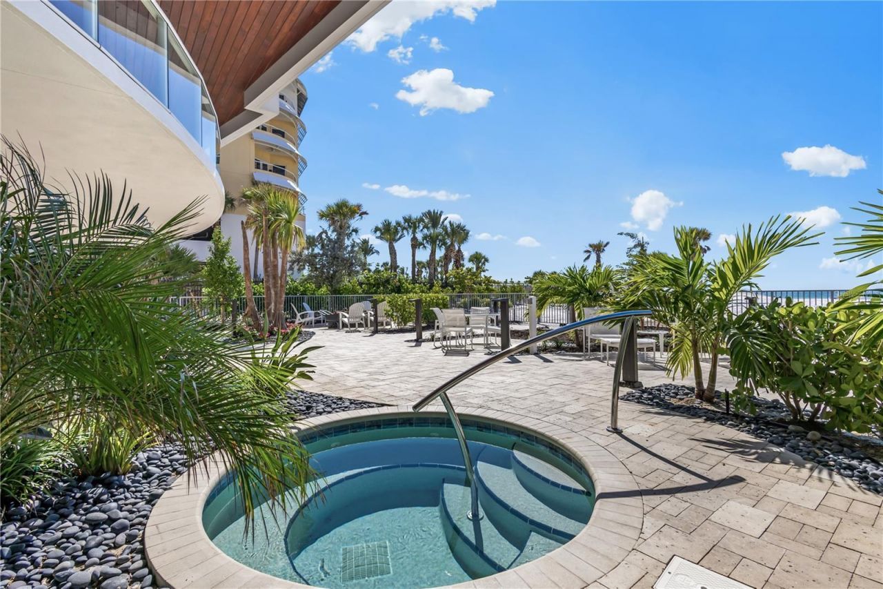 1035 Seaside Drive, Unit 404, Sarasota, FL 34242 Photo