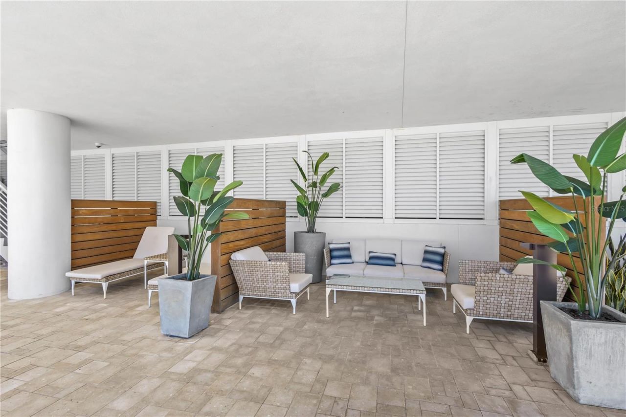 1035 Seaside Drive, Unit 404, Sarasota, FL 34242 Photo