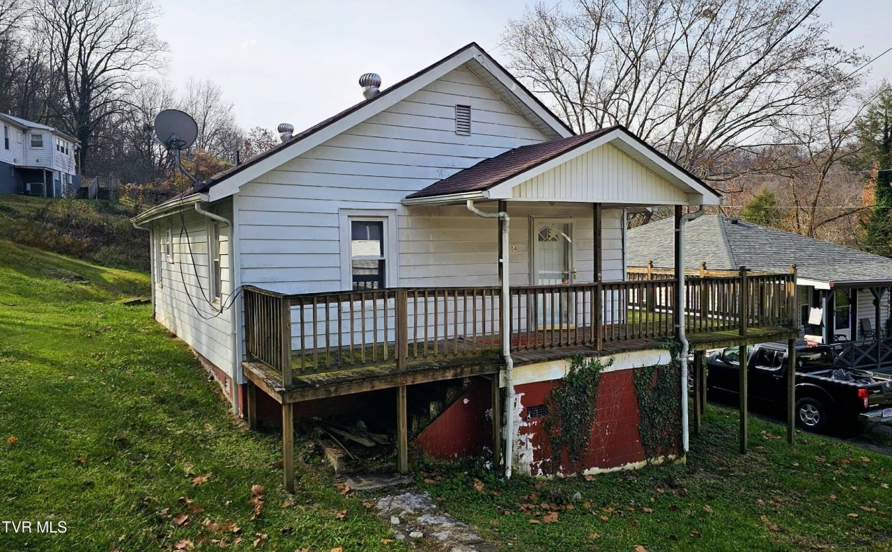 604 Blondell Avenue, Appalachia, VA 24216 Main Photo