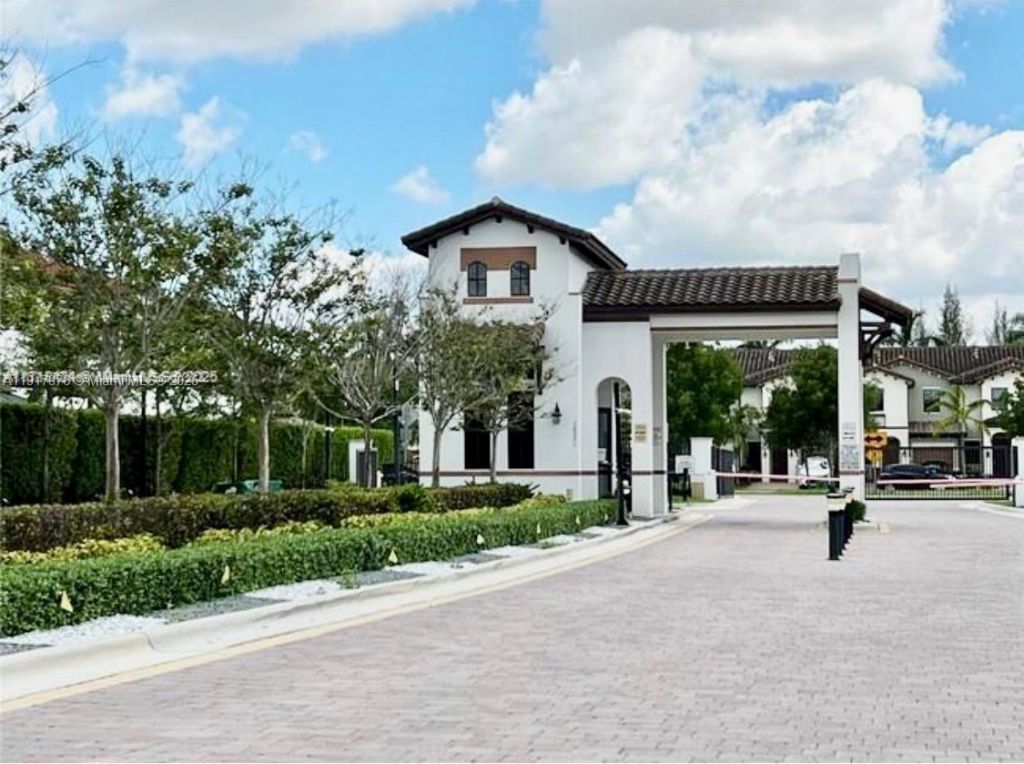 10620 NW 88th St, Unit 212, Doral, FL 33178 Main Photo