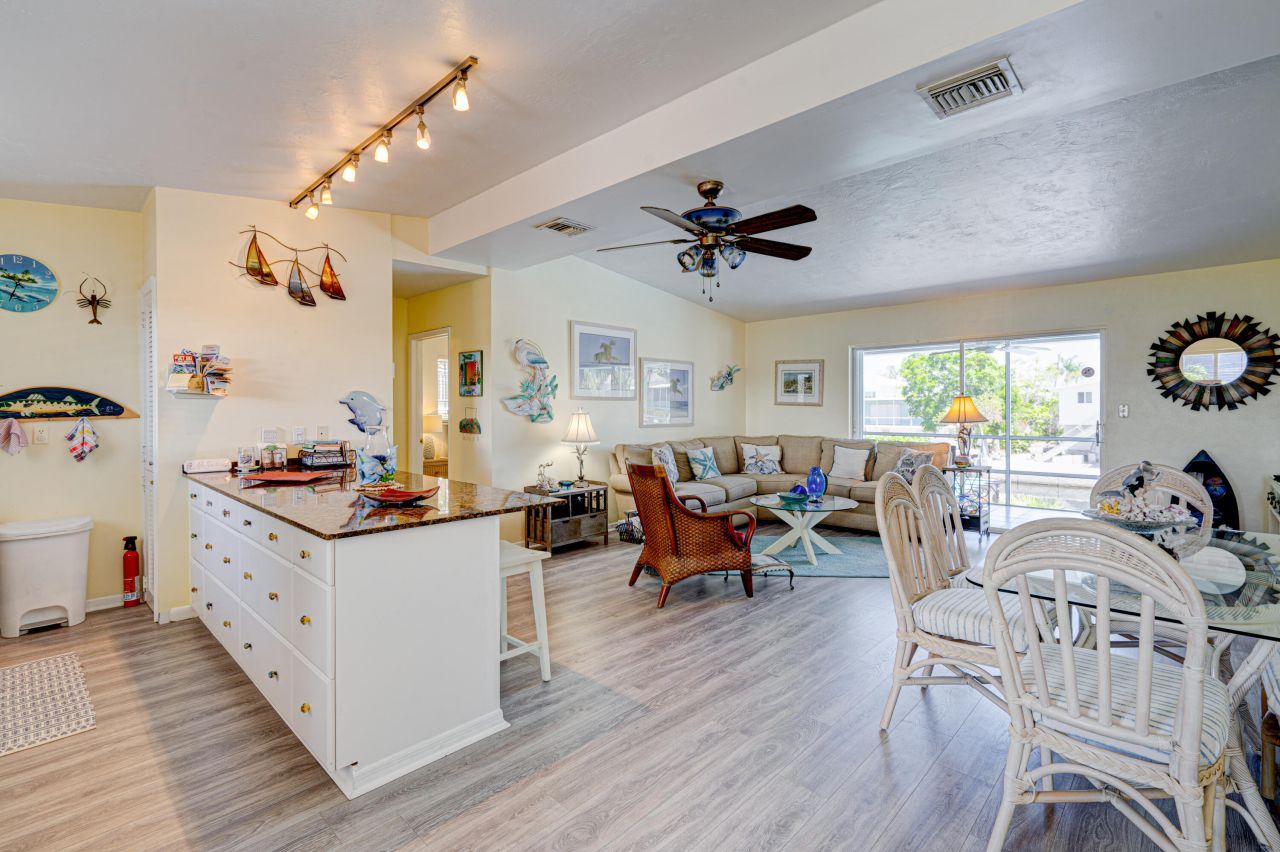 130 Plantation Avenue, Unit Upper, Tavernier, FL 33070 Photo