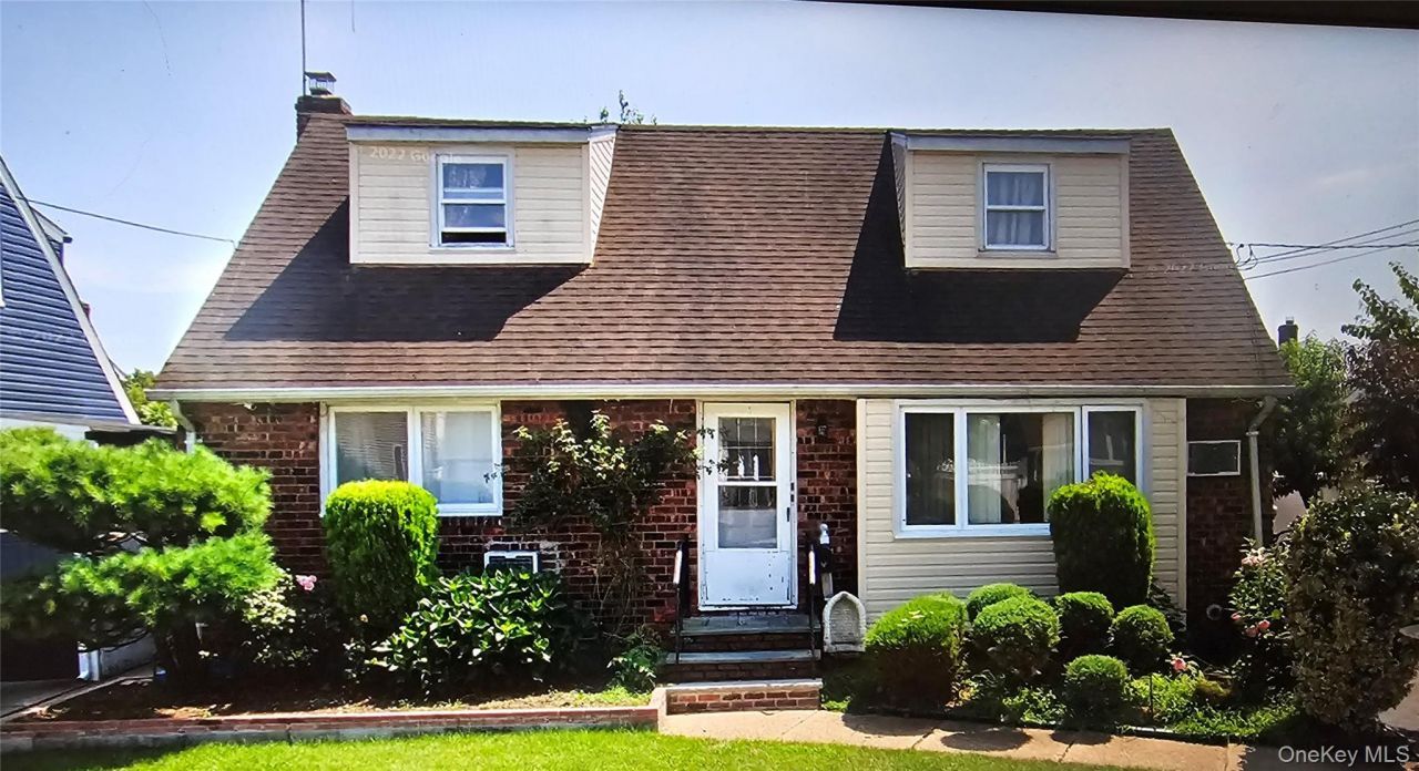 1311 Mcclure Avenue, Elmont, NY 11003 Main Photo