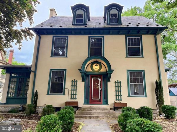 3 E HIGH STREET, LEBANON, PA 17042