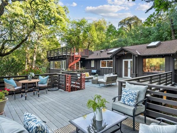 176 Los Trancos, Portola Valley, CA 94028