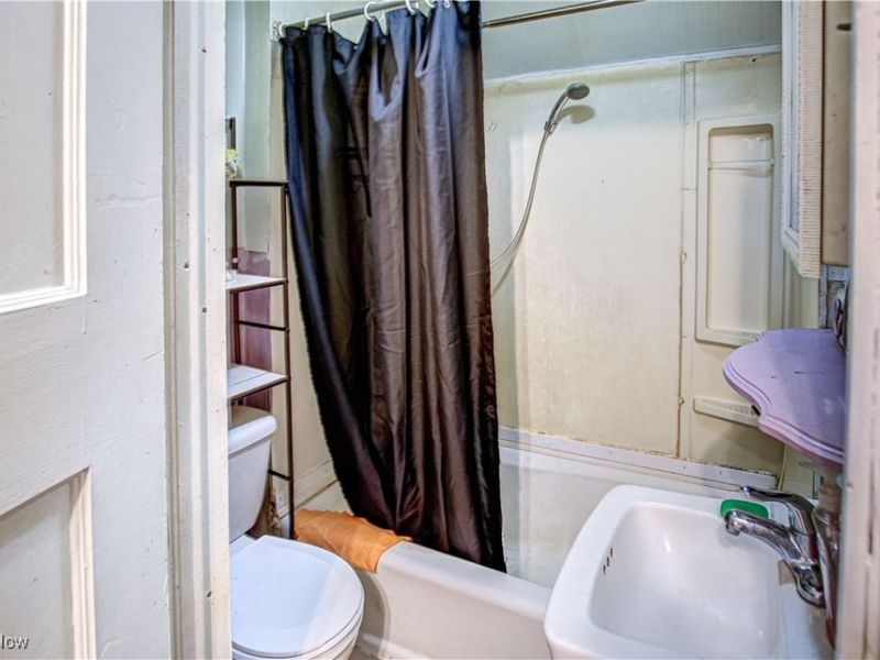 1593 E 45th Street, Cleveland, OH 44103 Photo 11