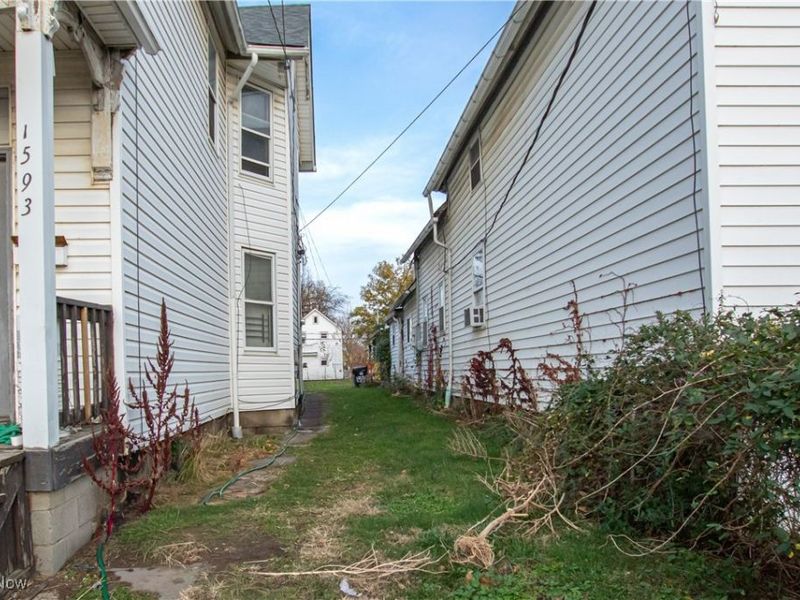 1593 E 45th Street, Cleveland, OH 44103 Photo 3