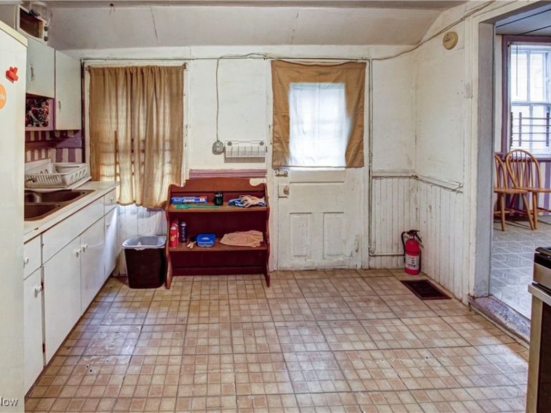 1593 E 45th Street, Cleveland, OH 44103 Photo 7