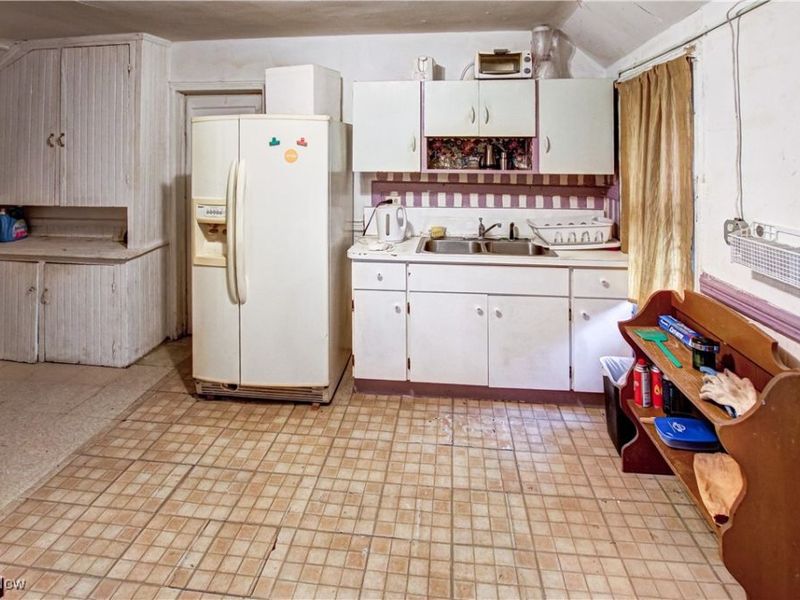 1593 E 45th Street, Cleveland, OH 44103 Photo 9