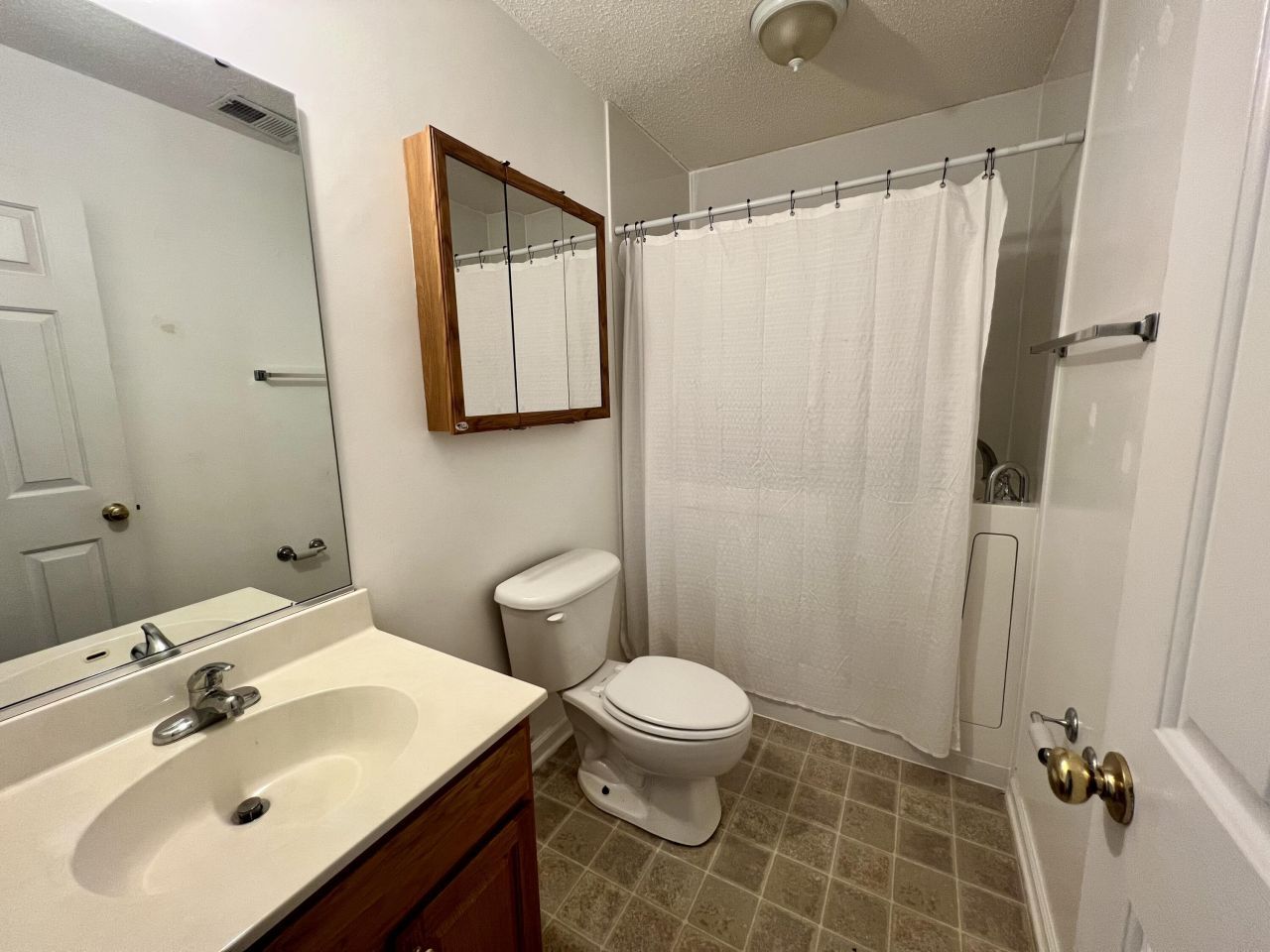 223 Everwood Court Photo 10