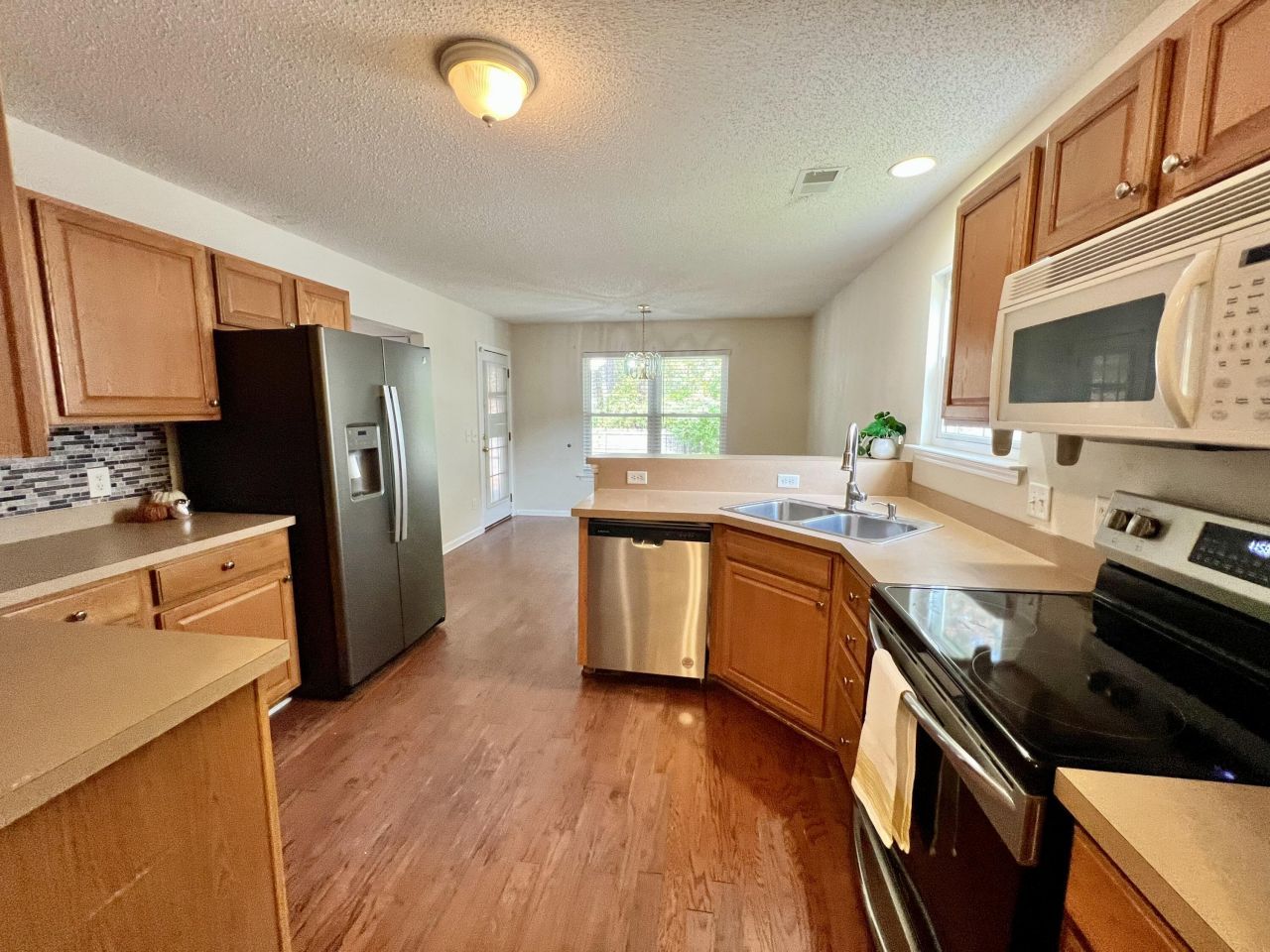 223 Everwood Court Photo 4