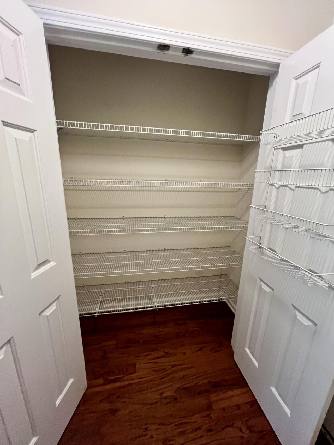 223 Everwood Court Photo 5