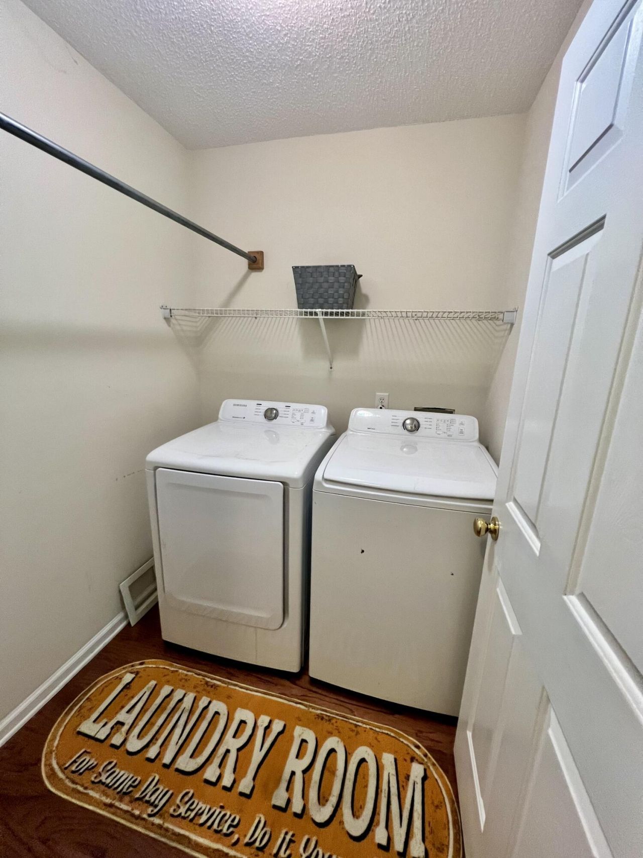 223 Everwood Court Photo 6