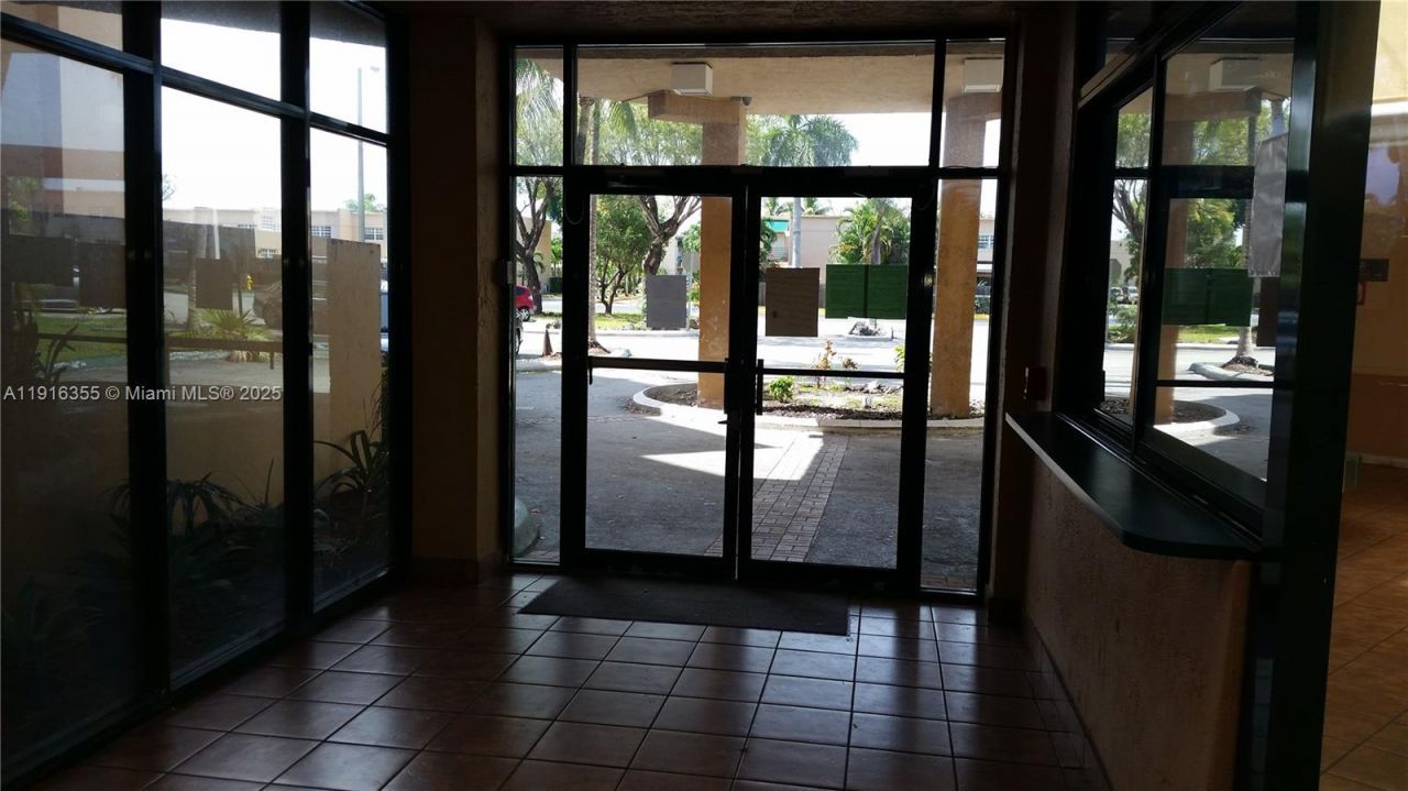 2075 SW 122nd Ave, Unit 402, Miami, FL 33175 Photo