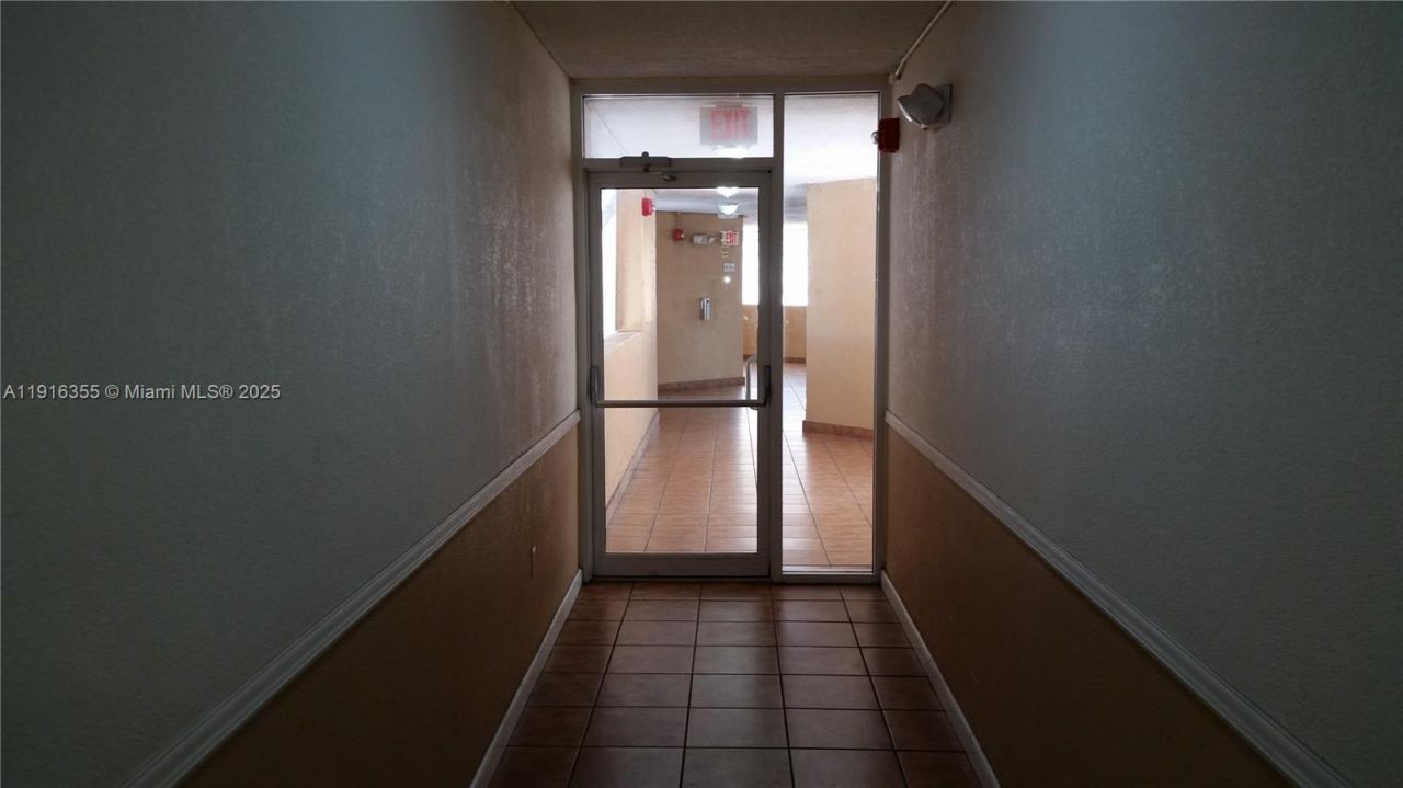 2075 SW 122nd Ave, Unit 402, Miami, FL 33175 Photo