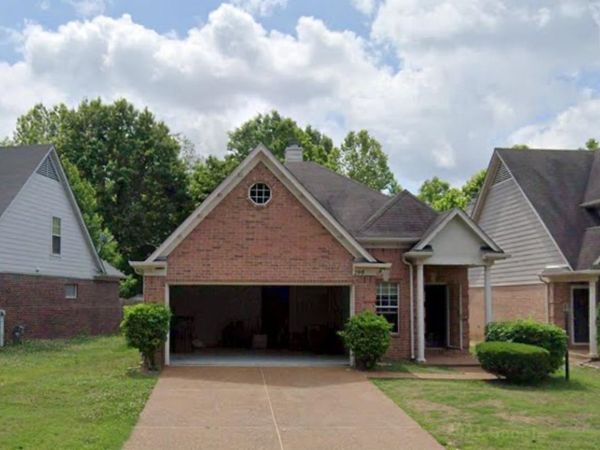 2390 OAK SPRINGS DR, Memphis, TN 38016