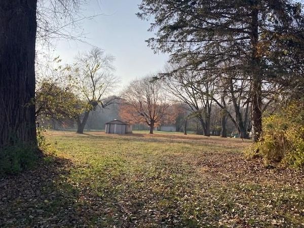 6676 NW Waukomis Drive, Kansas City, MO 64151