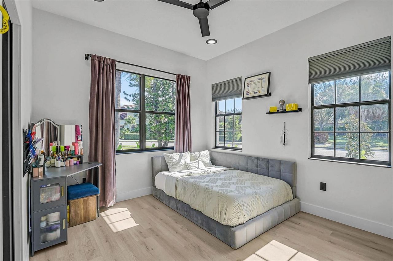 3635 80th Drive E, Sarasota, FL 34243 Photo