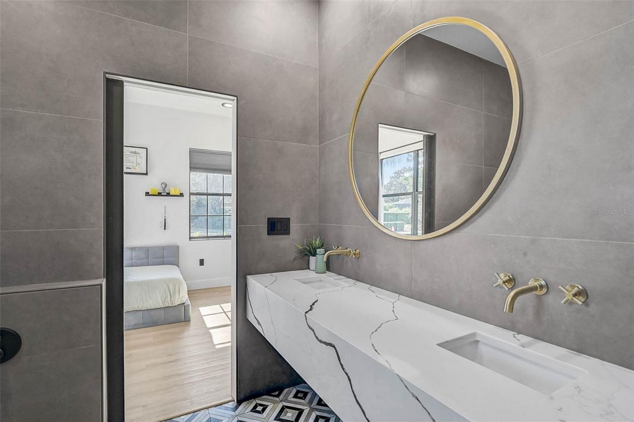 3635 80th Drive E, Sarasota, FL 34243 Photo