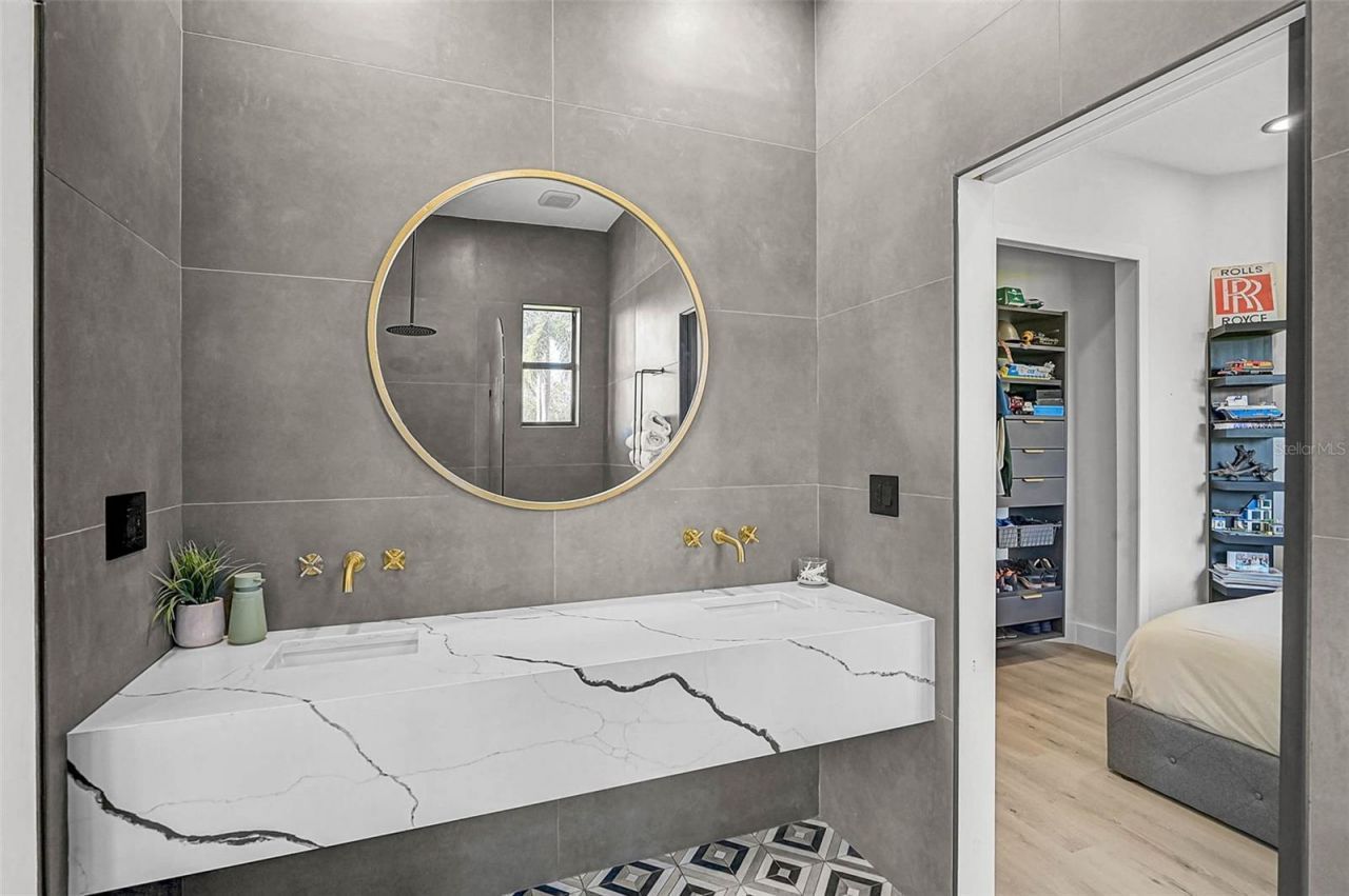 3635 80th Drive E, Sarasota, FL 34243 Photo