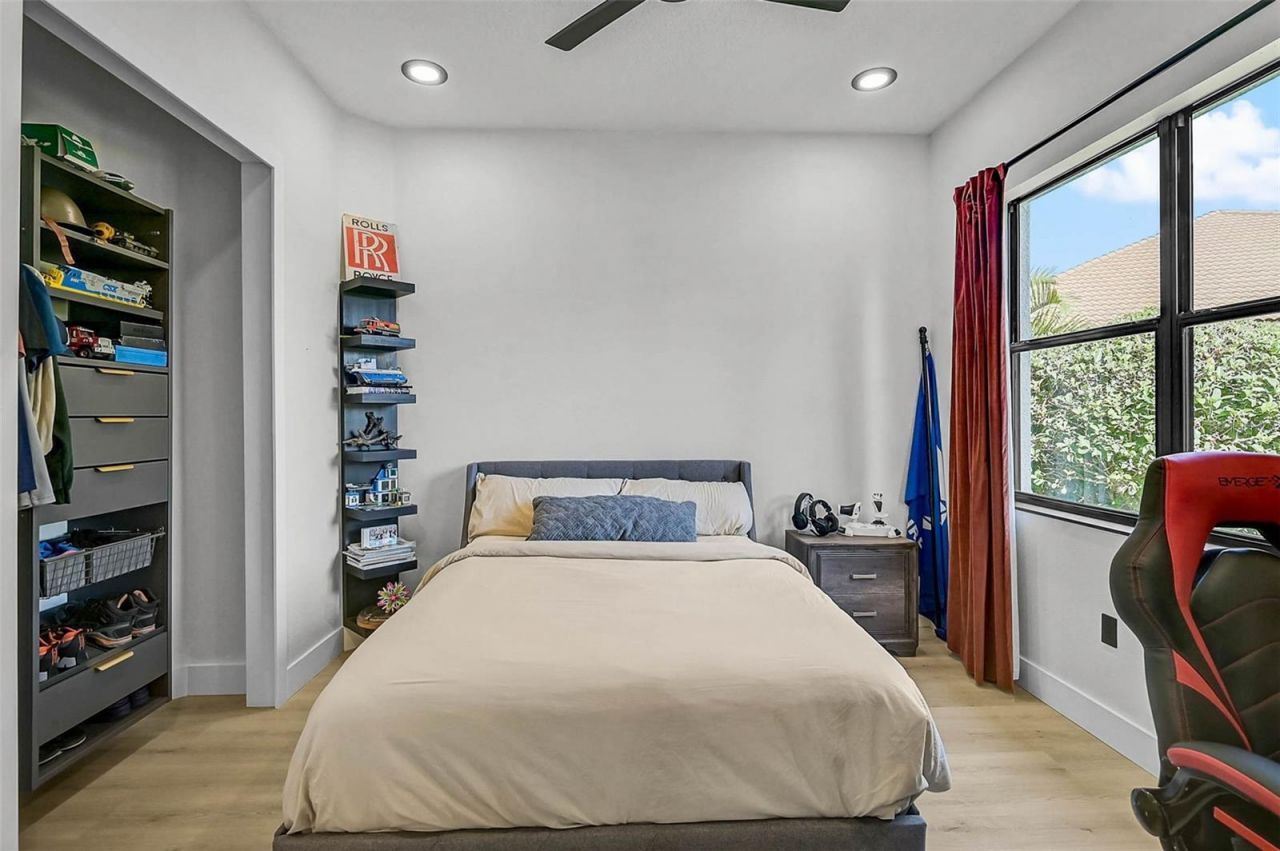 3635 80th Drive E, Sarasota, FL 34243 Photo