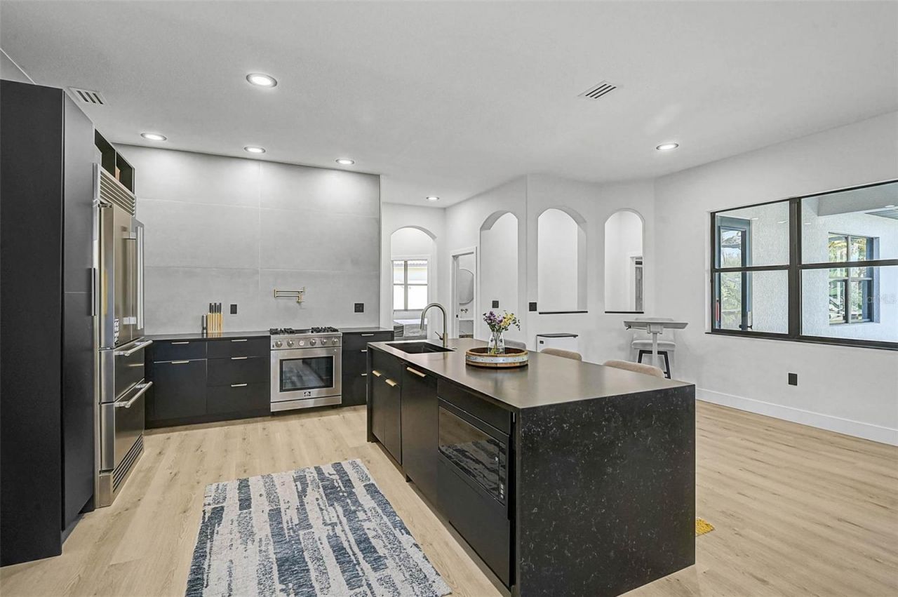 3635 80th Drive E, Sarasota, FL 34243 Photo