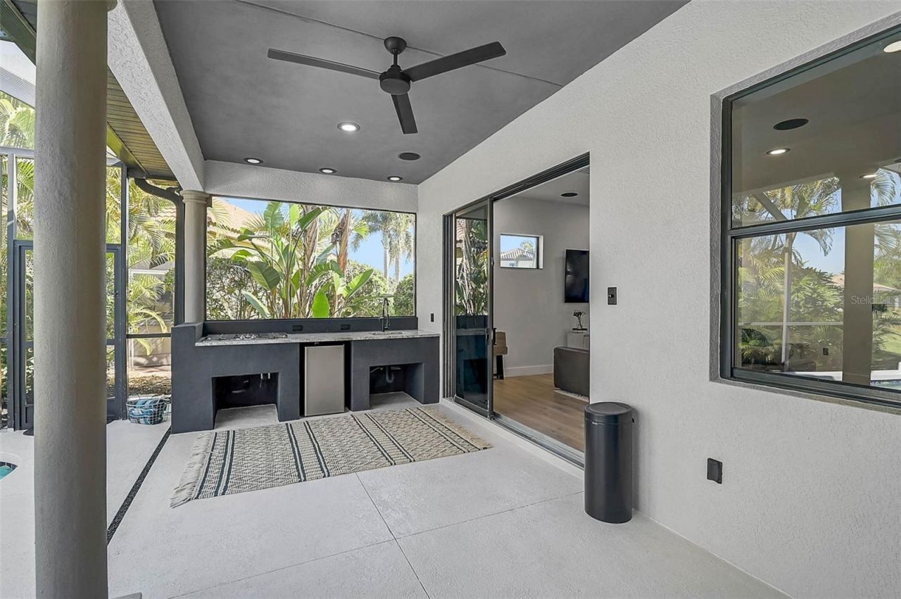 3635 80th Drive E, Sarasota, FL 34243 Photo