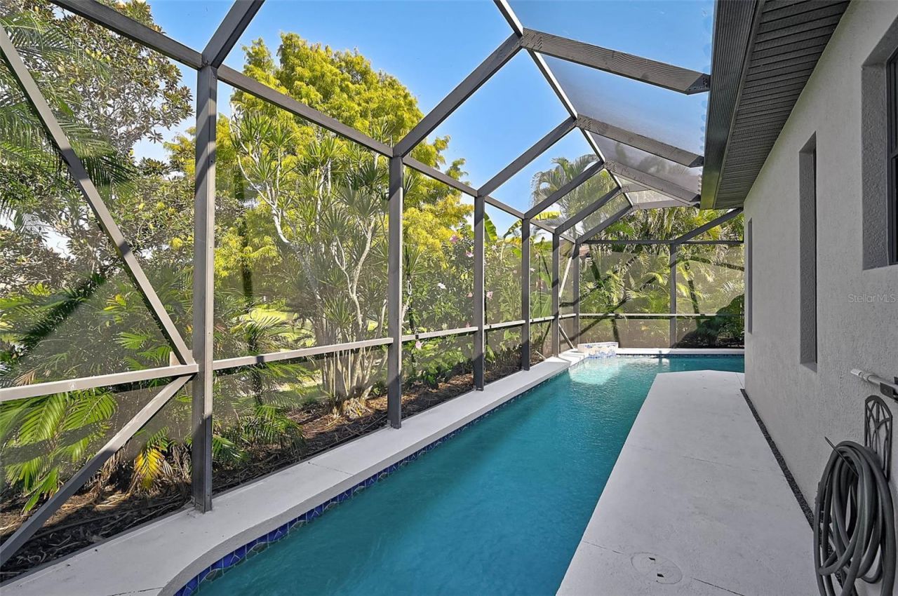 3635 80th Drive E, Sarasota, FL 34243 Photo