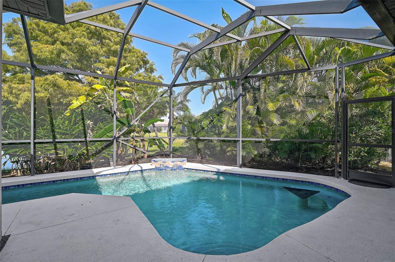 3635 80th Drive E, Sarasota, FL 34243 Photo