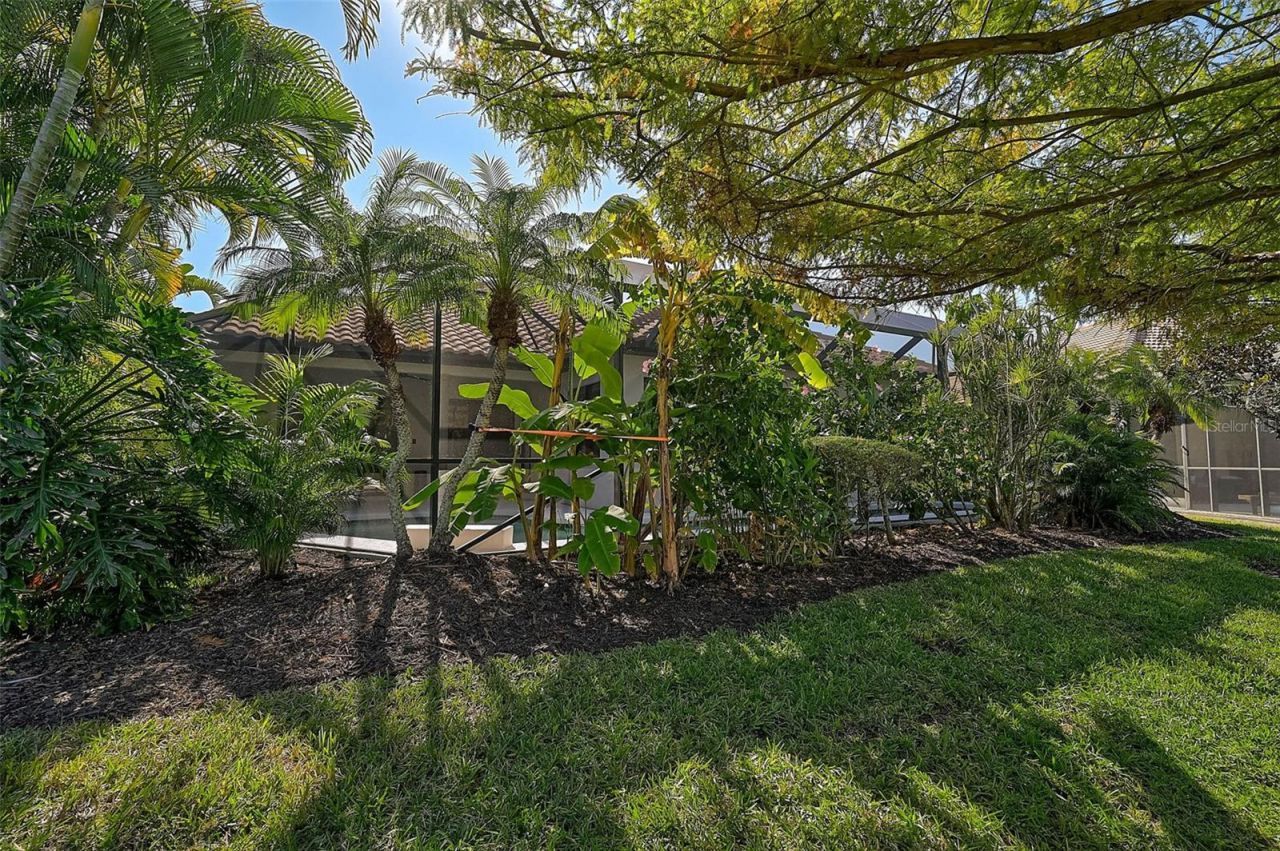 3635 80th Drive E, Sarasota, FL 34243 Photo