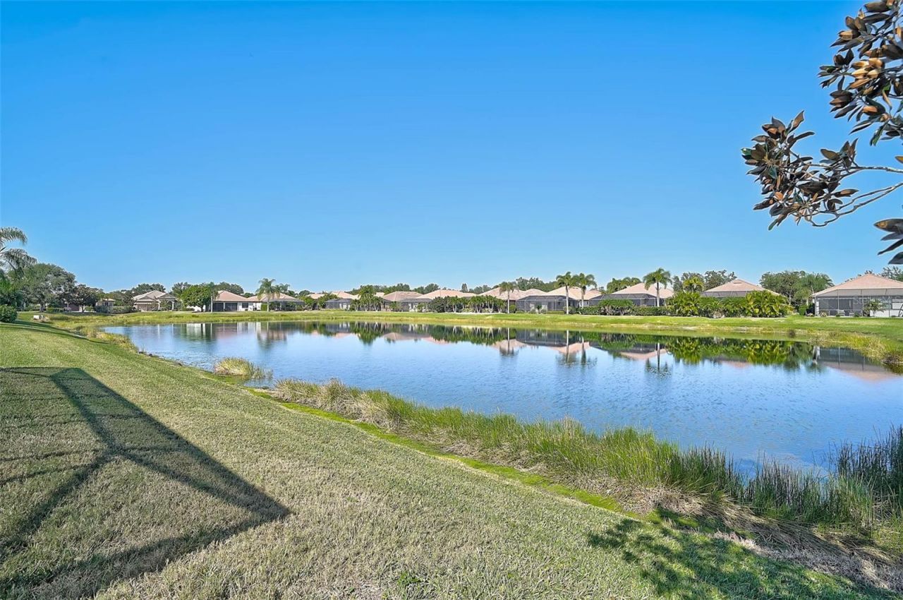 3635 80th Drive E, Sarasota, FL 34243 Photo