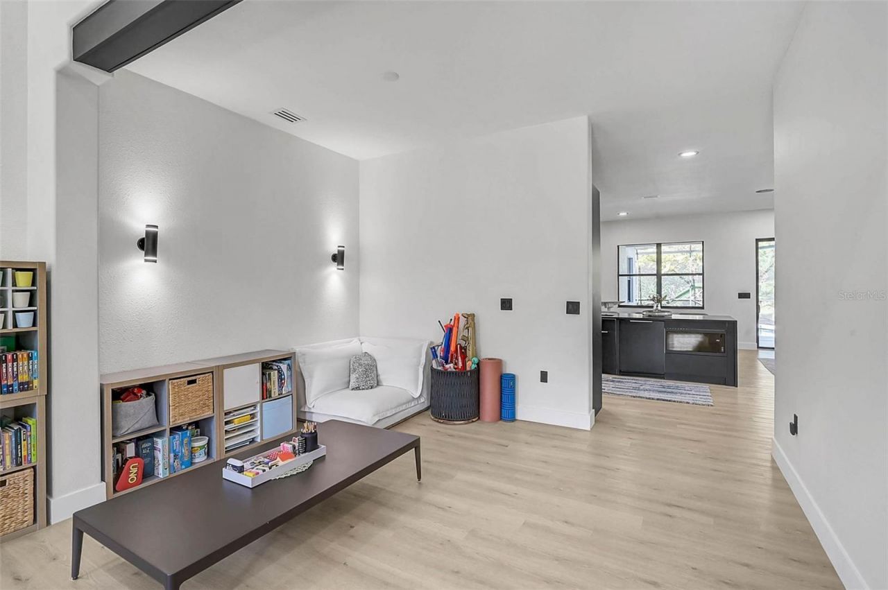 3635 80th Drive E, Sarasota, FL 34243 Photo