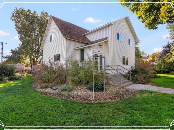 409 1st St E, Hansen, ID 83334