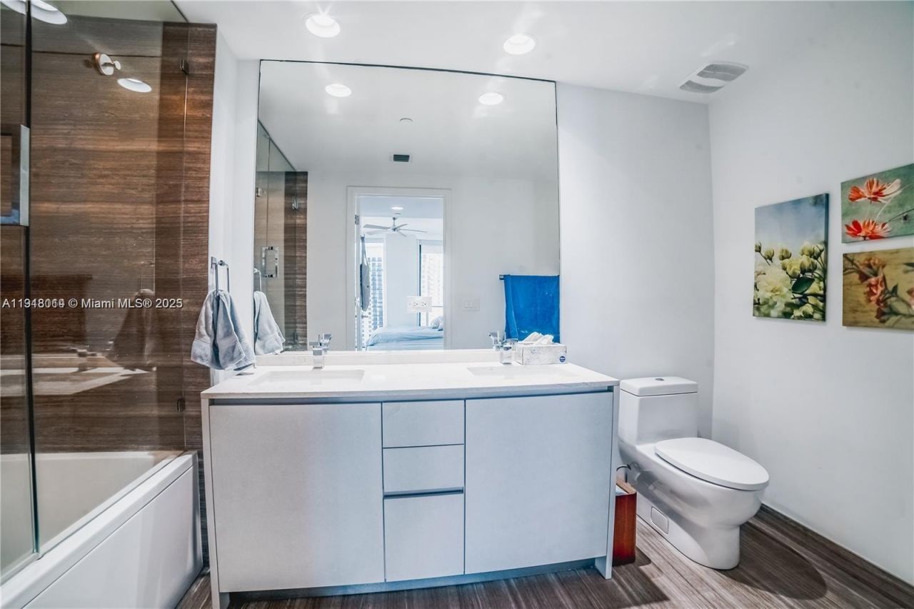 1010 Brickell Ave, Unit 2611, Miami, FL 33131 Photo