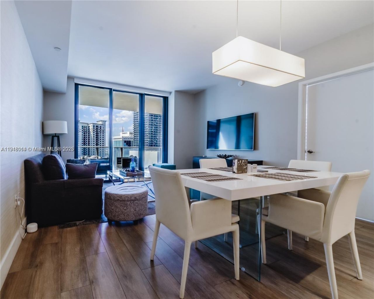 1010 Brickell Ave, Unit 2611, Miami, FL 33131 Photo