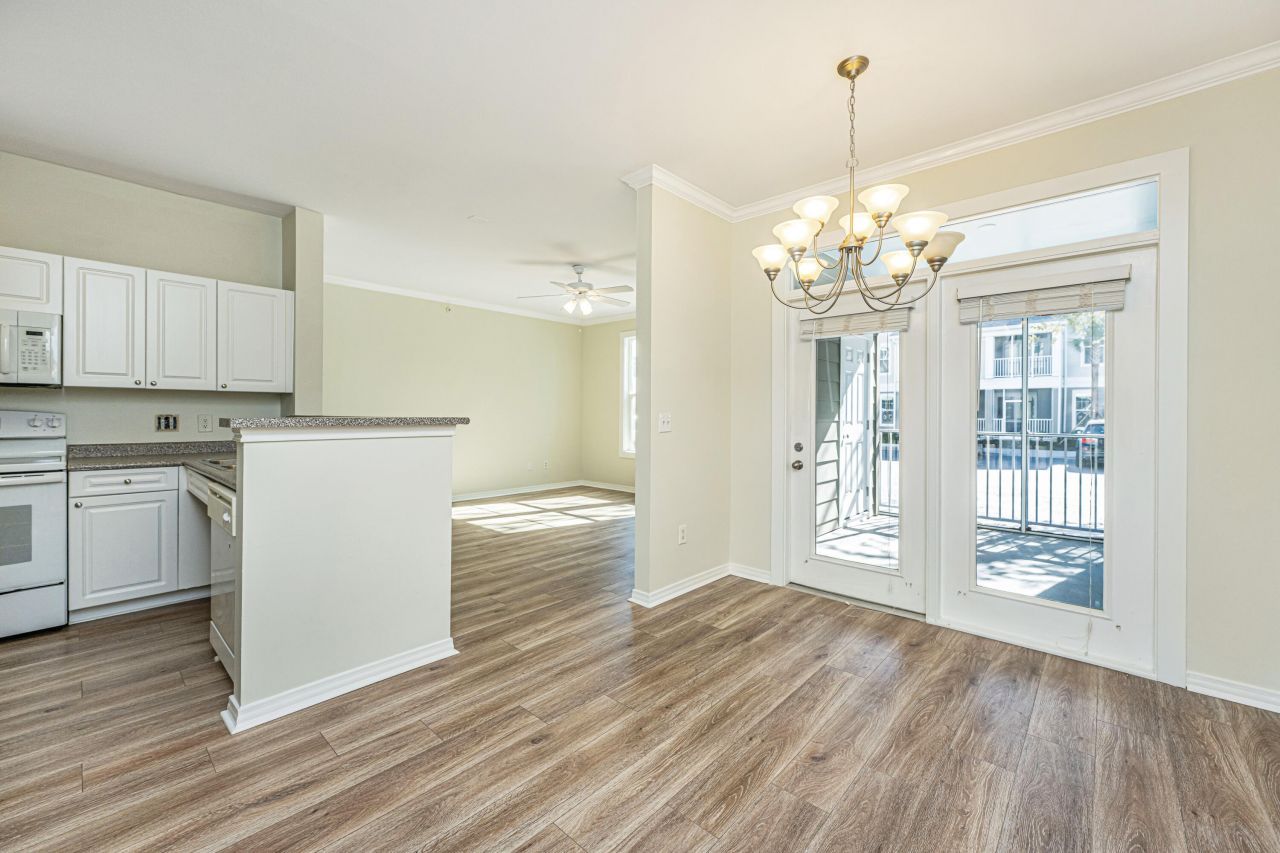 130 River Landing Drive Photo 4