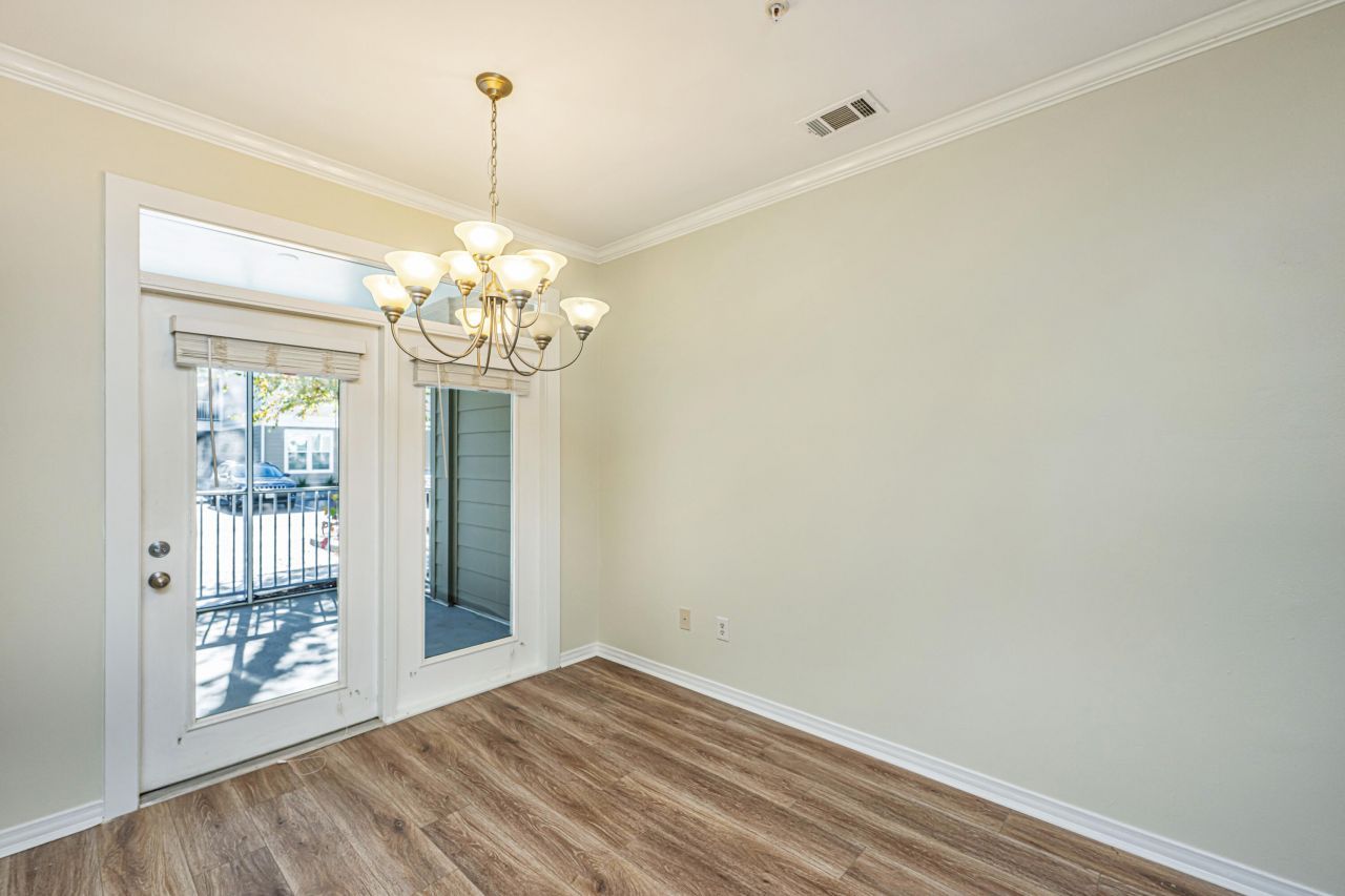 130 River Landing Drive Photo 5