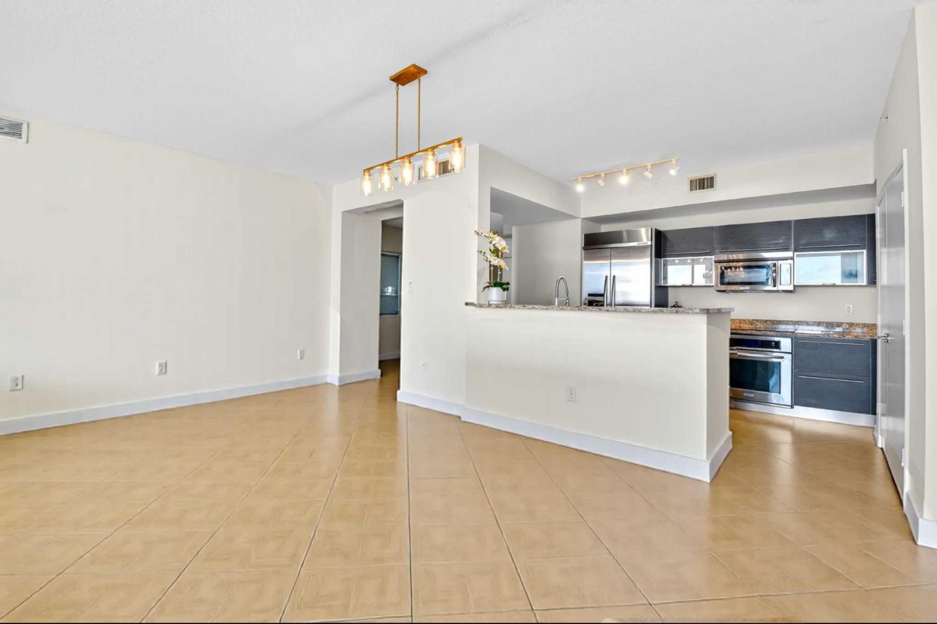 550 Okeechobee Boulevard, Unit 623, West Palm Beach, FL 33401 Photo