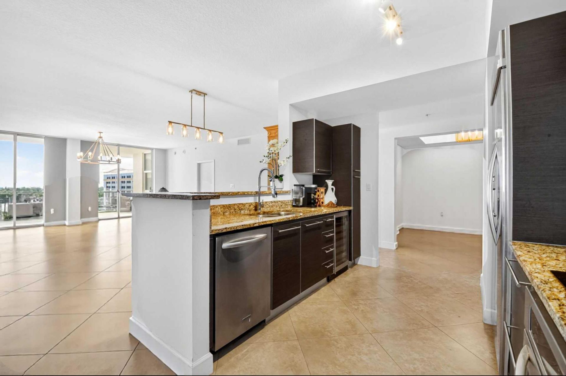 550 Okeechobee Boulevard, Unit 623, West Palm Beach, FL 33401 Photo