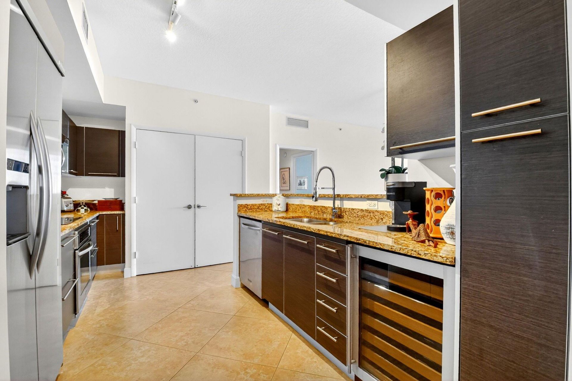 550 Okeechobee Boulevard, Unit 623, West Palm Beach, FL 33401 Photo