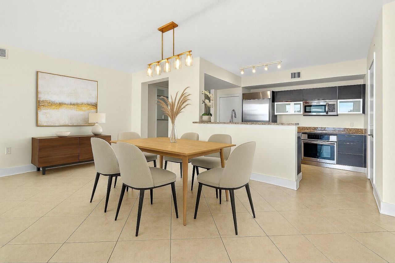 550 Okeechobee Boulevard, Unit 623, West Palm Beach, FL 33401 Photo